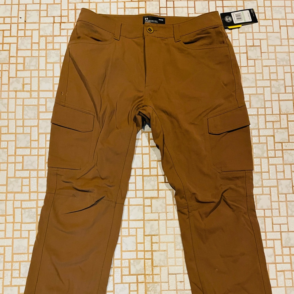 Mens Under Armour Storm Cargo Pants 34x32 New with tags very comfortable fabric